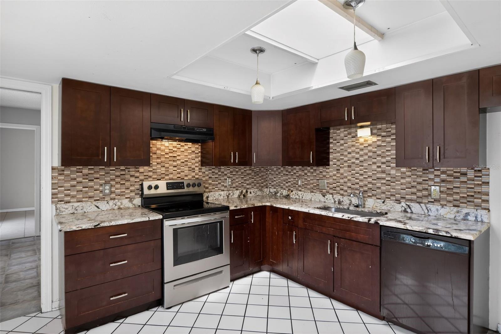 Image 9 of 26 For 175 Sheridan Avenue