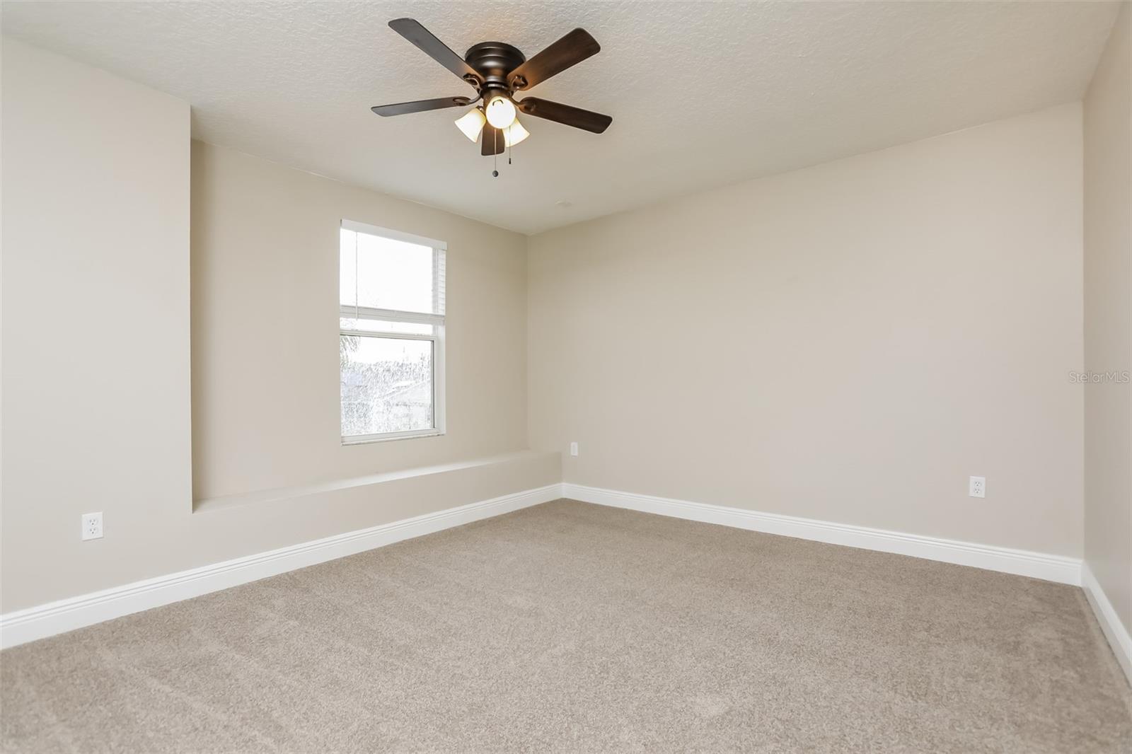 Image 12 of 17 For 207 Taranto Way