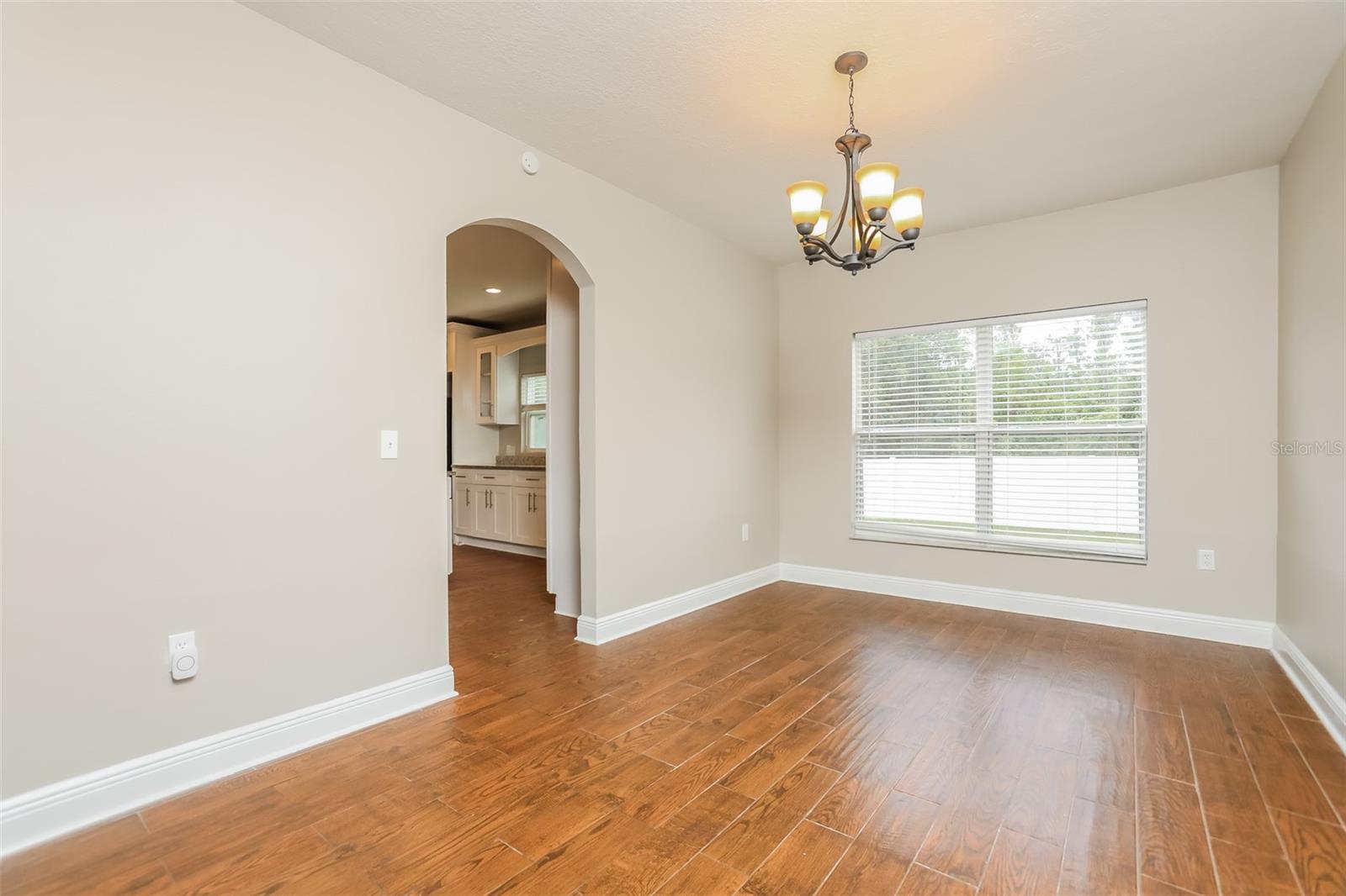 Image 4 of 17 For 207 Taranto Way