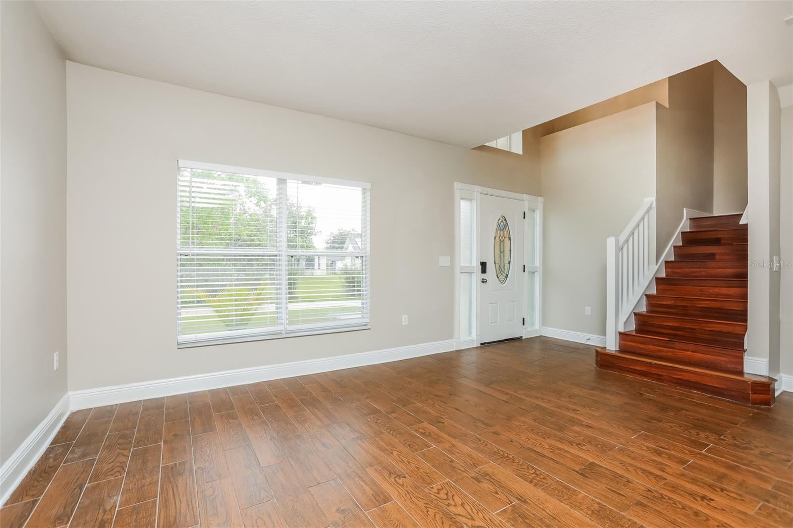 Image 7 of 17 For 207 Taranto Way