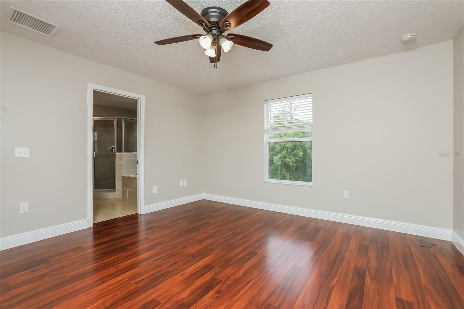 Image 8 of 17 For 207 Taranto Way