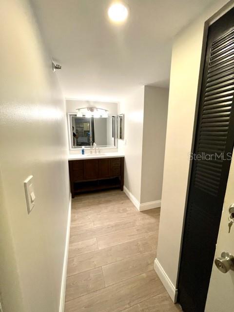 Image 11 of 23 For 400 Colonial Drive 408