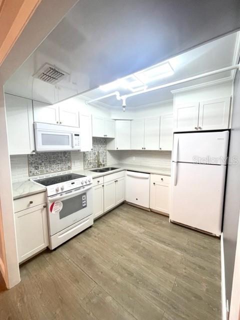 Image 4 of 23 For 400 Colonial Drive 408
