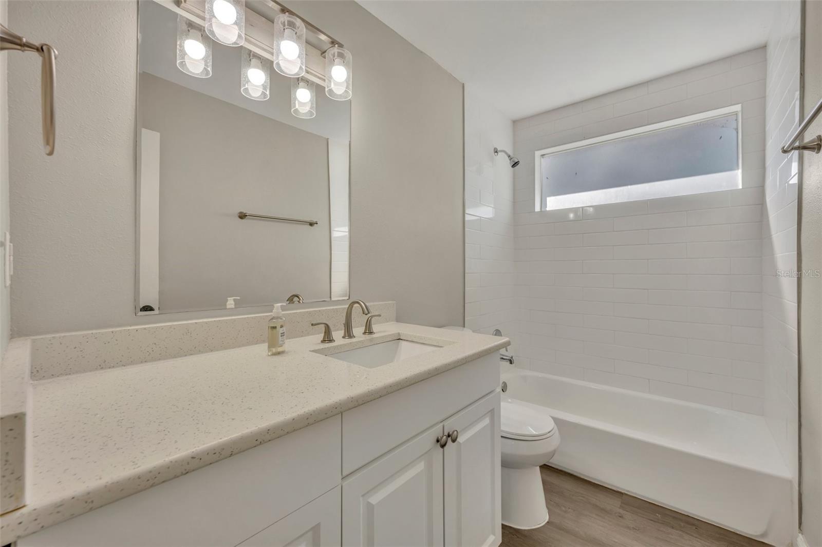 Listing photo id 21 for 3202 Drake Drive