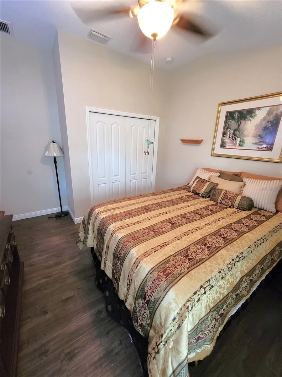 Listing photo id 18 for 1001 Torreya Way