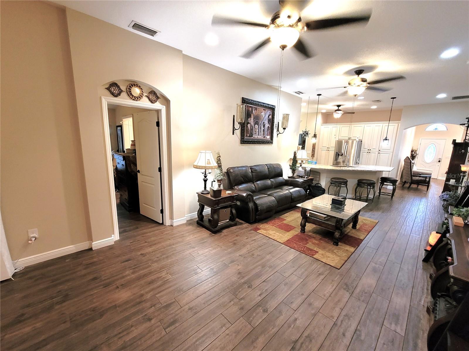 Listing photo id 28 for 1001 Torreya Way