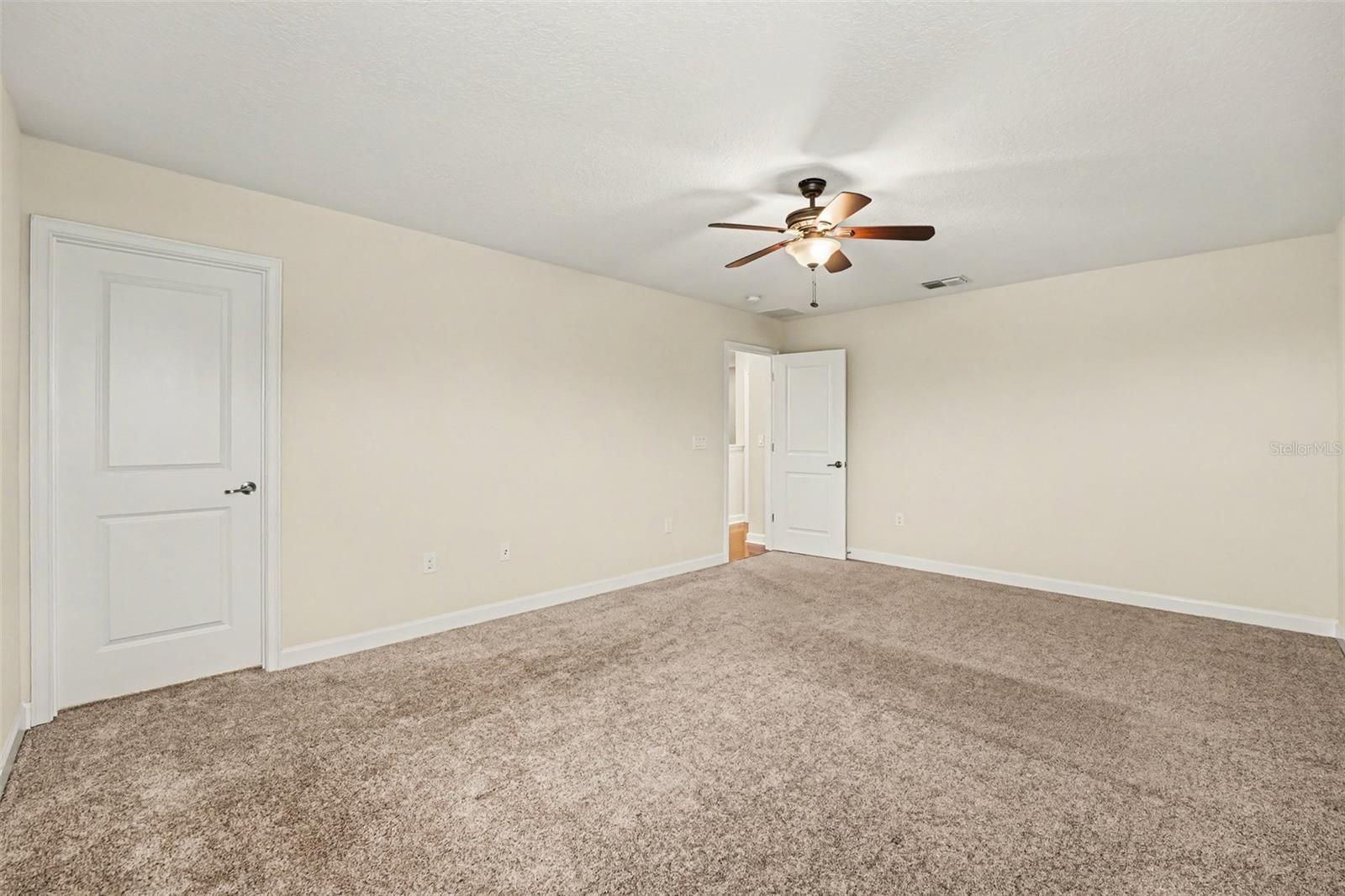 Image 22 of 34 For 3074 White Horse Court