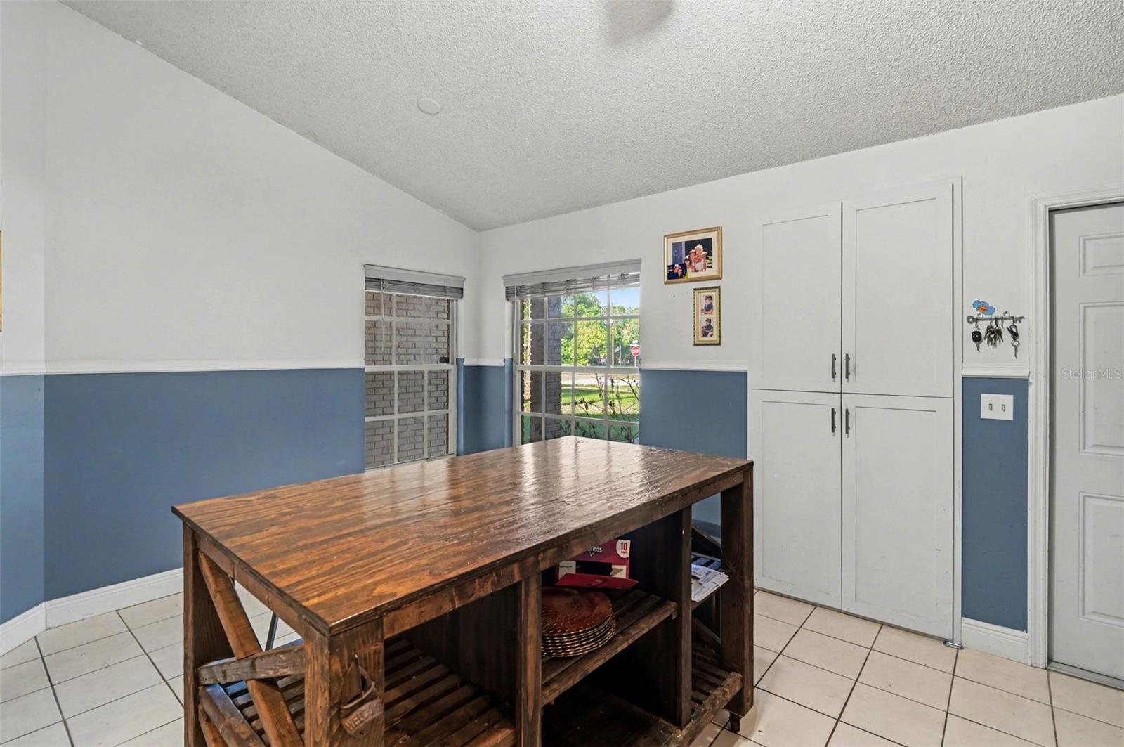 Image 11 of 30 For 550 Kangley Avenue