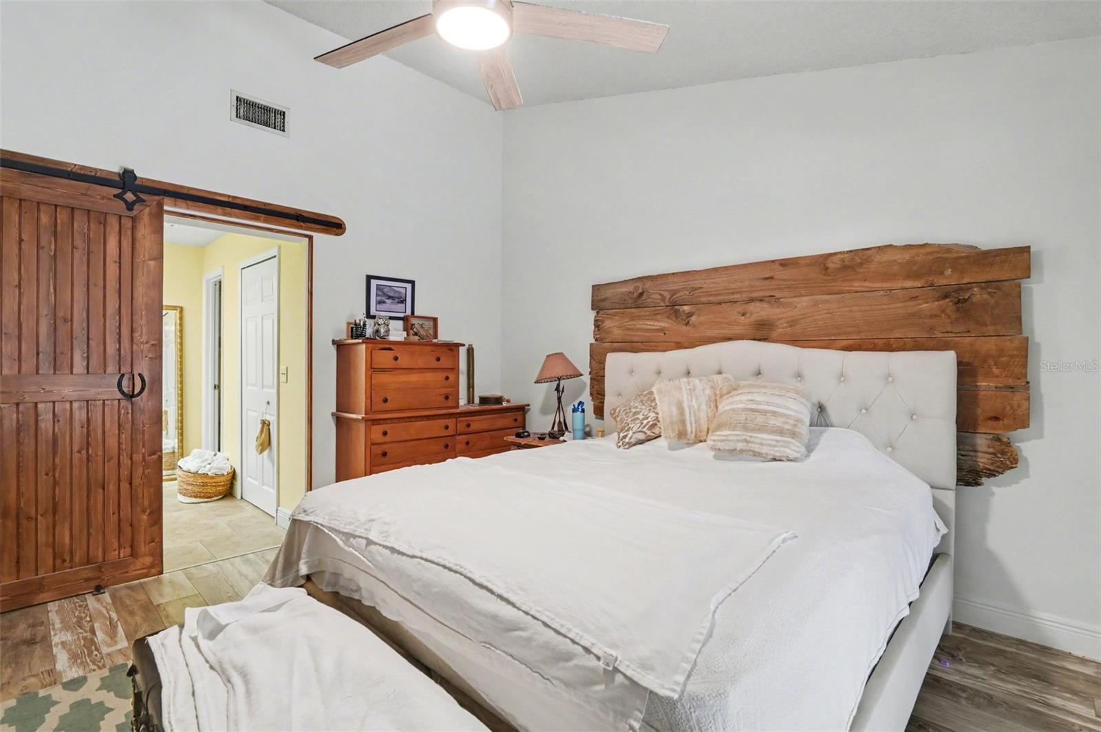 Image 16 of 30 For 550 Kangley Avenue