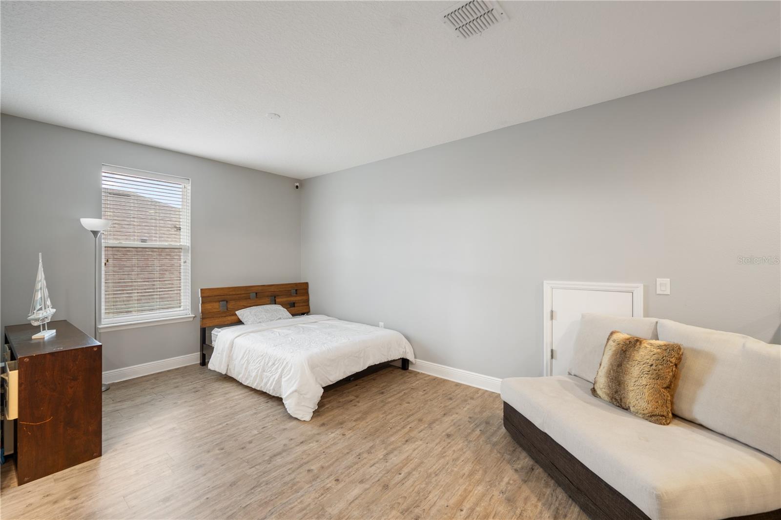 Image 28 of 31 For 15713 Sweet Limetta Drive