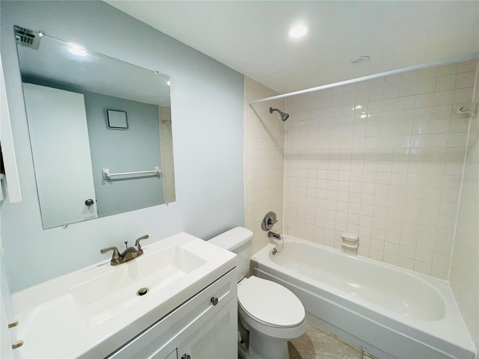 Image 13 of 25 For 11014 Knollview Way