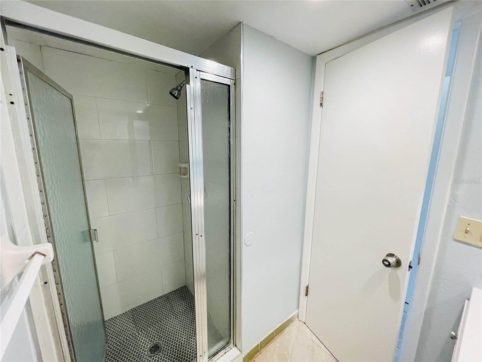 Image 17 of 25 For 11014 Knollview Way