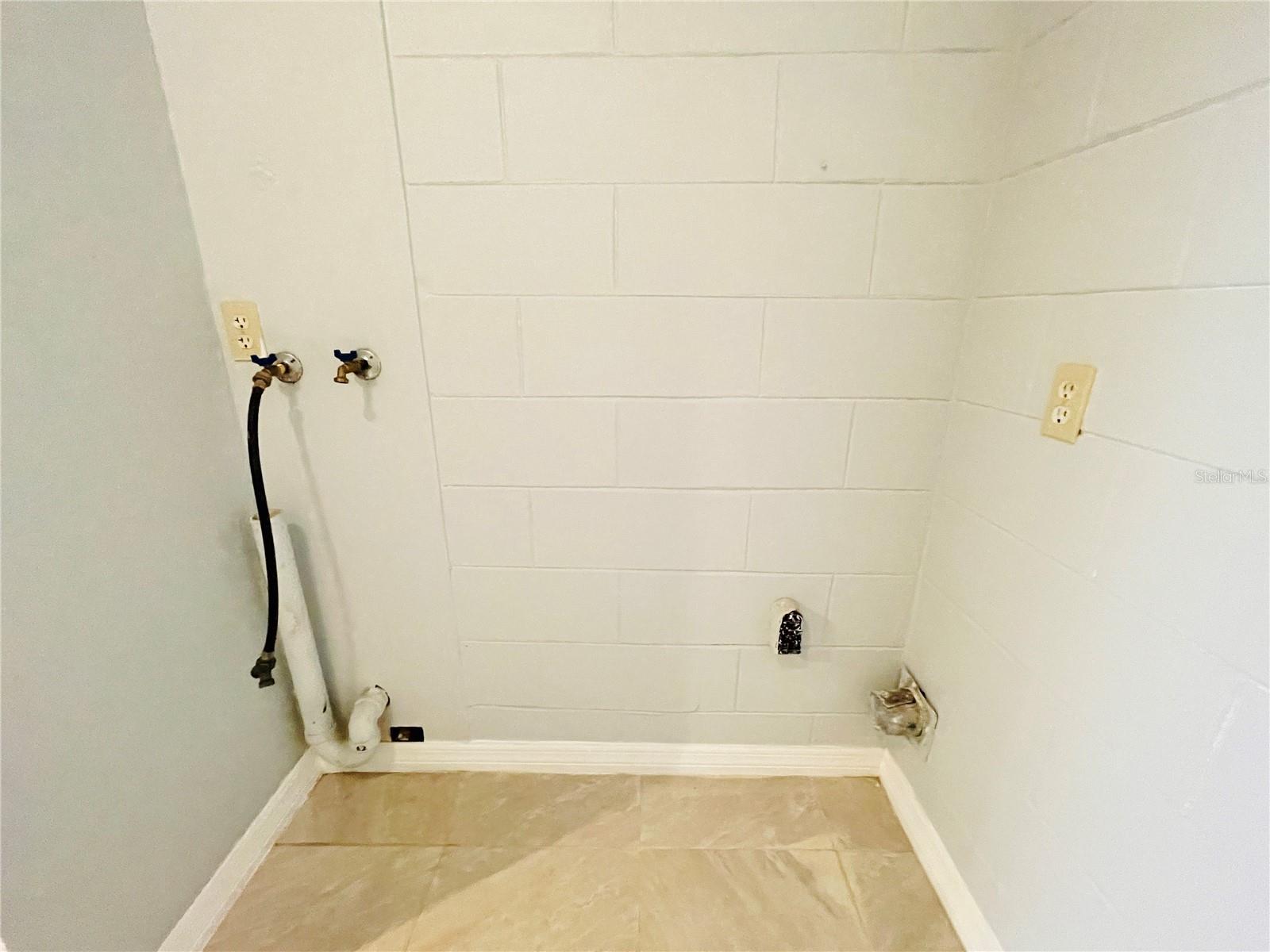 Image 20 of 25 For 11014 Knollview Way