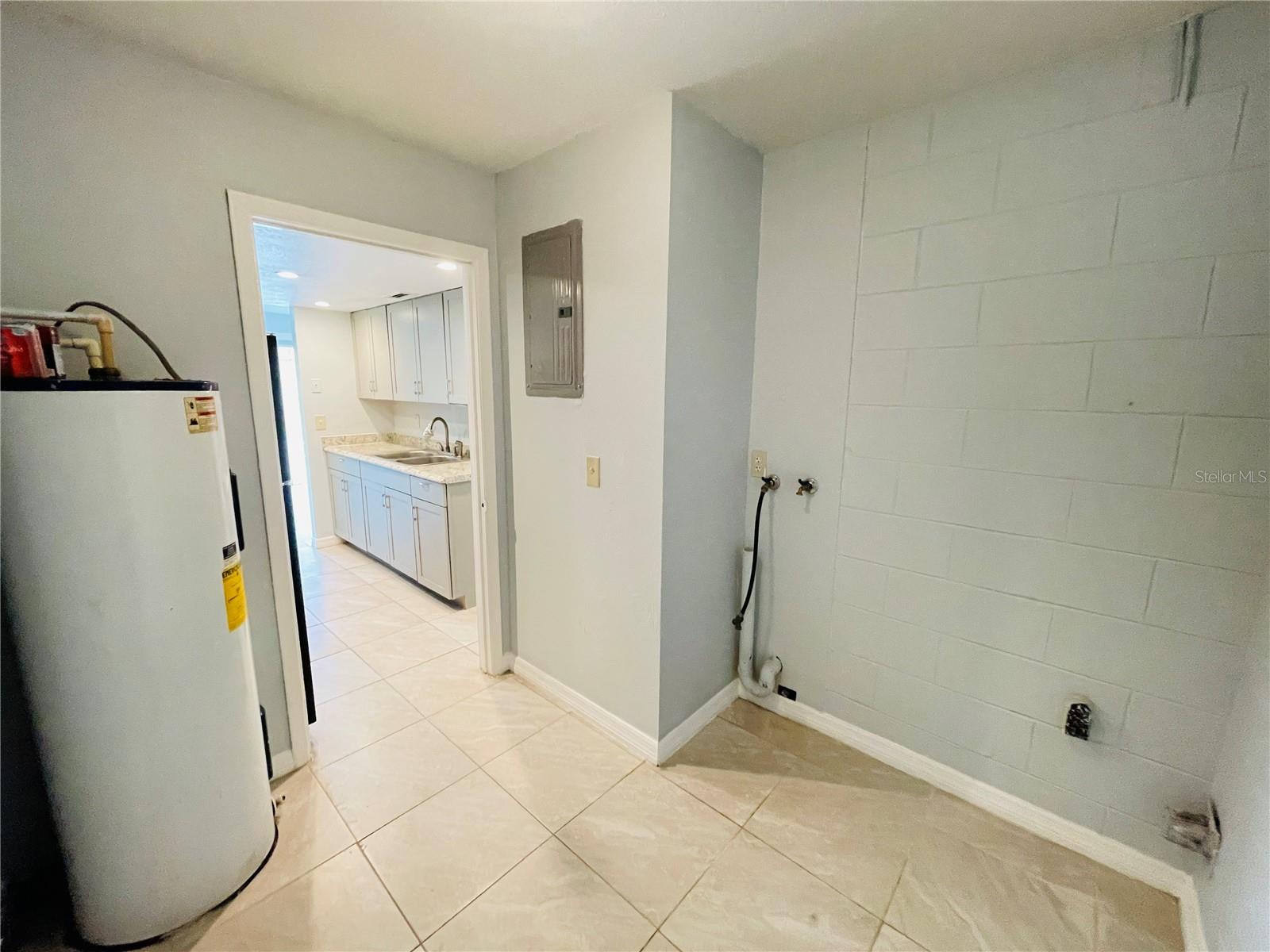 Image 21 of 25 For 11014 Knollview Way