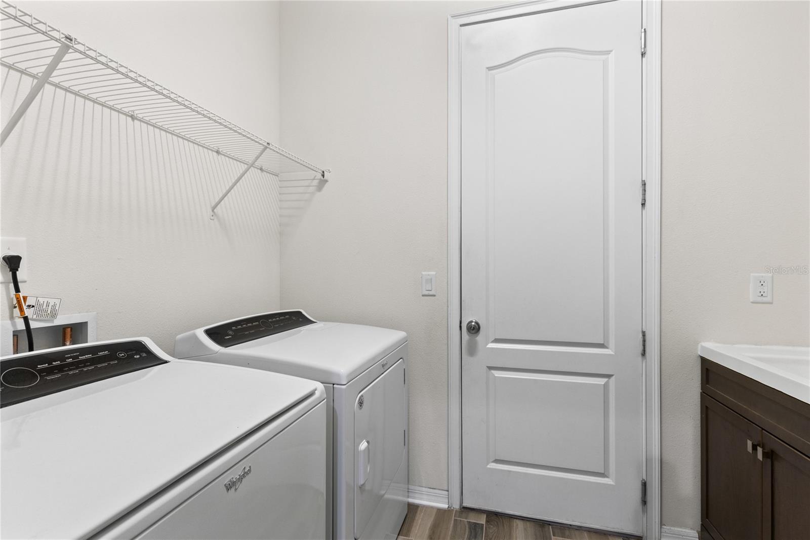 Image 15 of 40 For 10281 Henbury Street