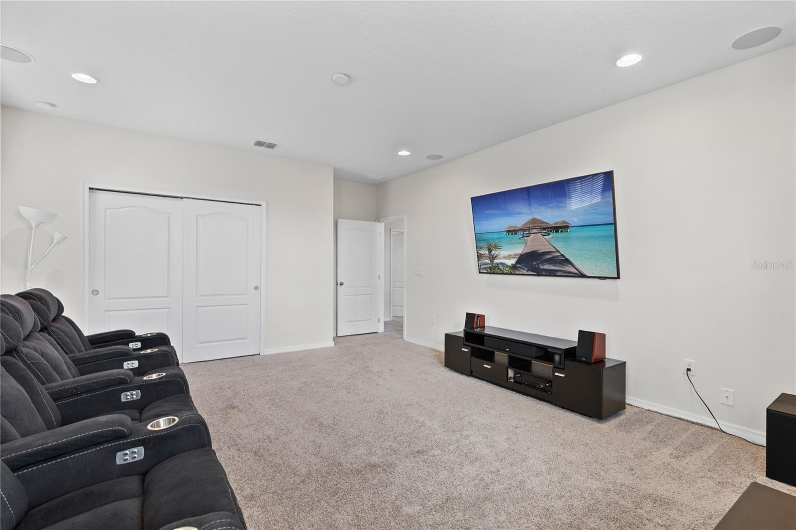 Image 20 of 40 For 10281 Henbury Street