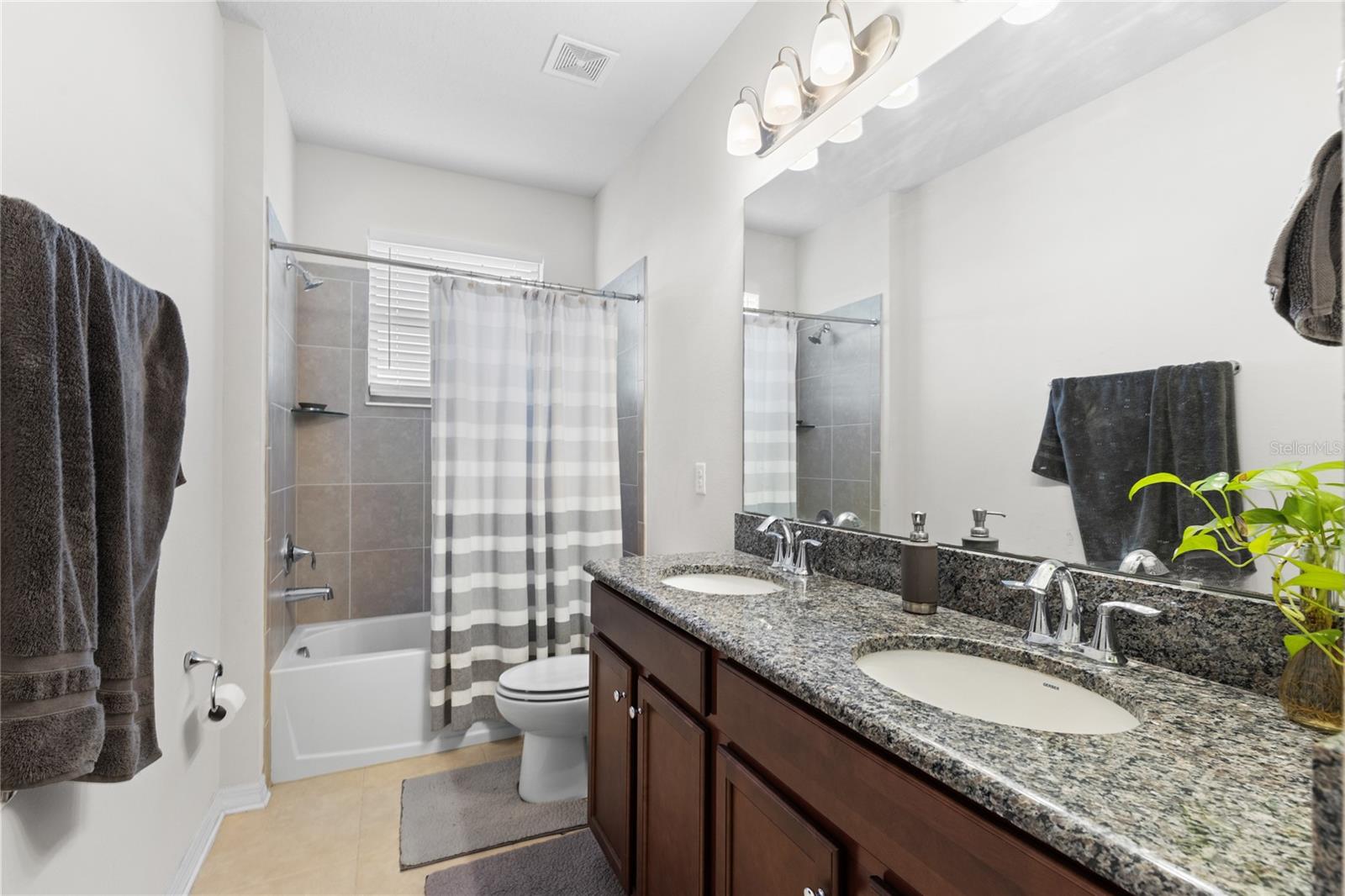 Image 26 of 40 For 10281 Henbury Street