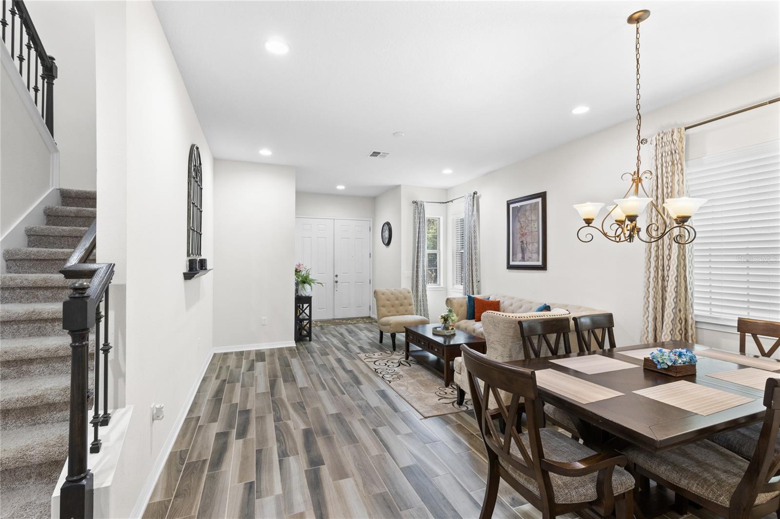 Image 3 of 40 For 10281 Henbury Street