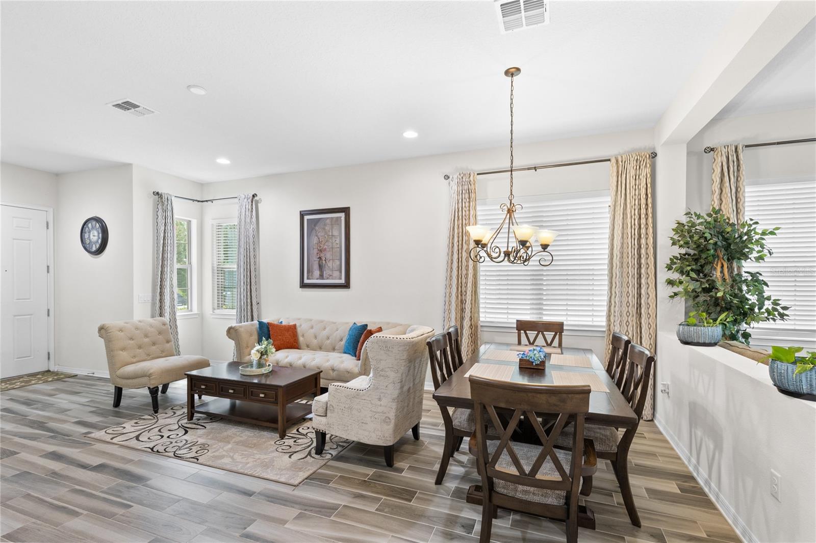 Image 4 of 40 For 10281 Henbury Street