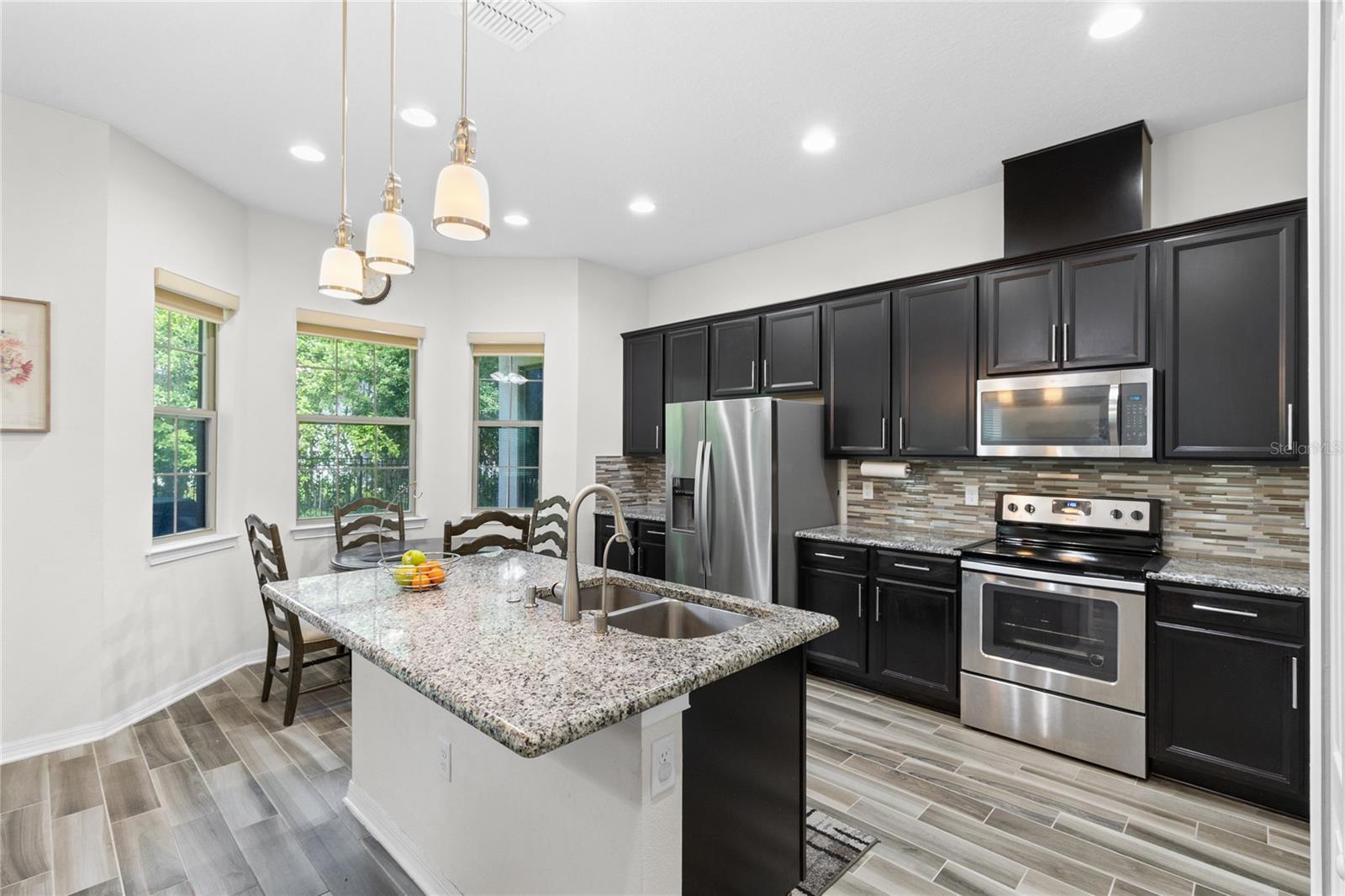 Image 8 of 40 For 10281 Henbury Street