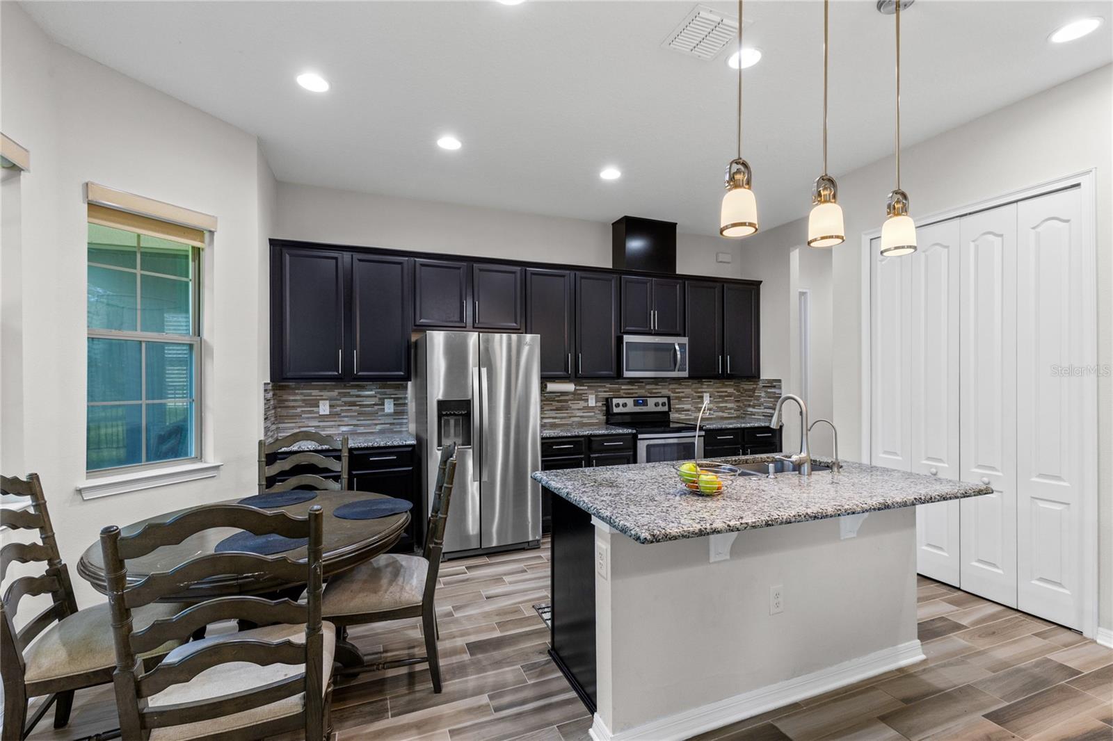 Image 9 of 40 For 10281 Henbury Street