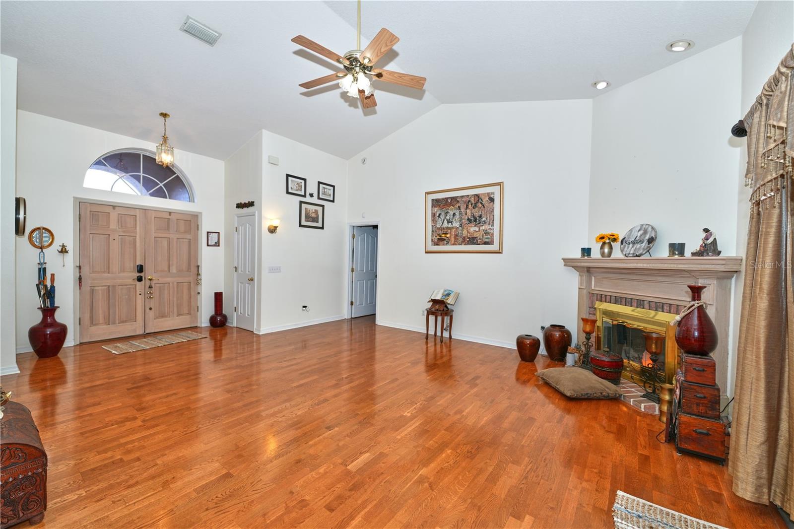 Image 17 of 47 For 103 Olympus Drive