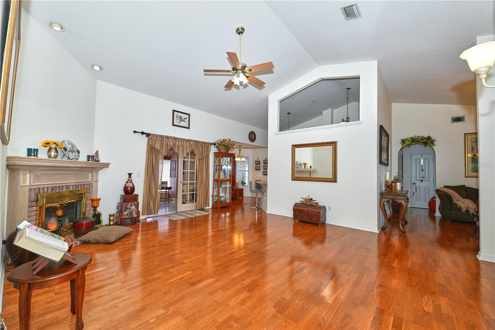 Image 18 of 47 For 103 Olympus Drive