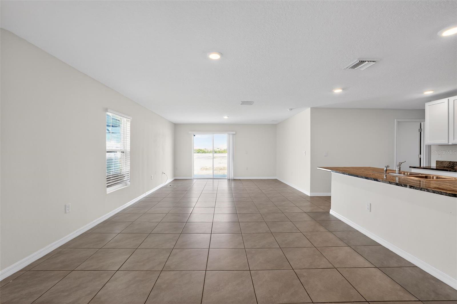 Image 11 of 23 For 451 Sunlit Coral Street