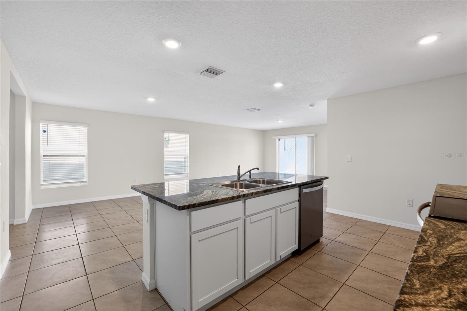 Image 4 of 23 For 451 Sunlit Coral Street