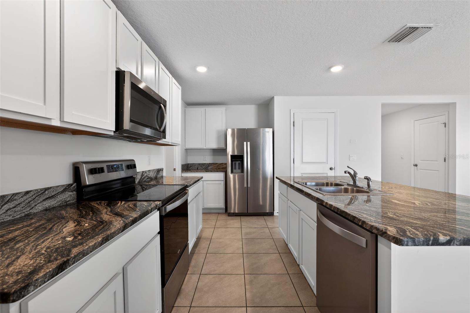 Image 6 of 23 For 451 Sunlit Coral Street