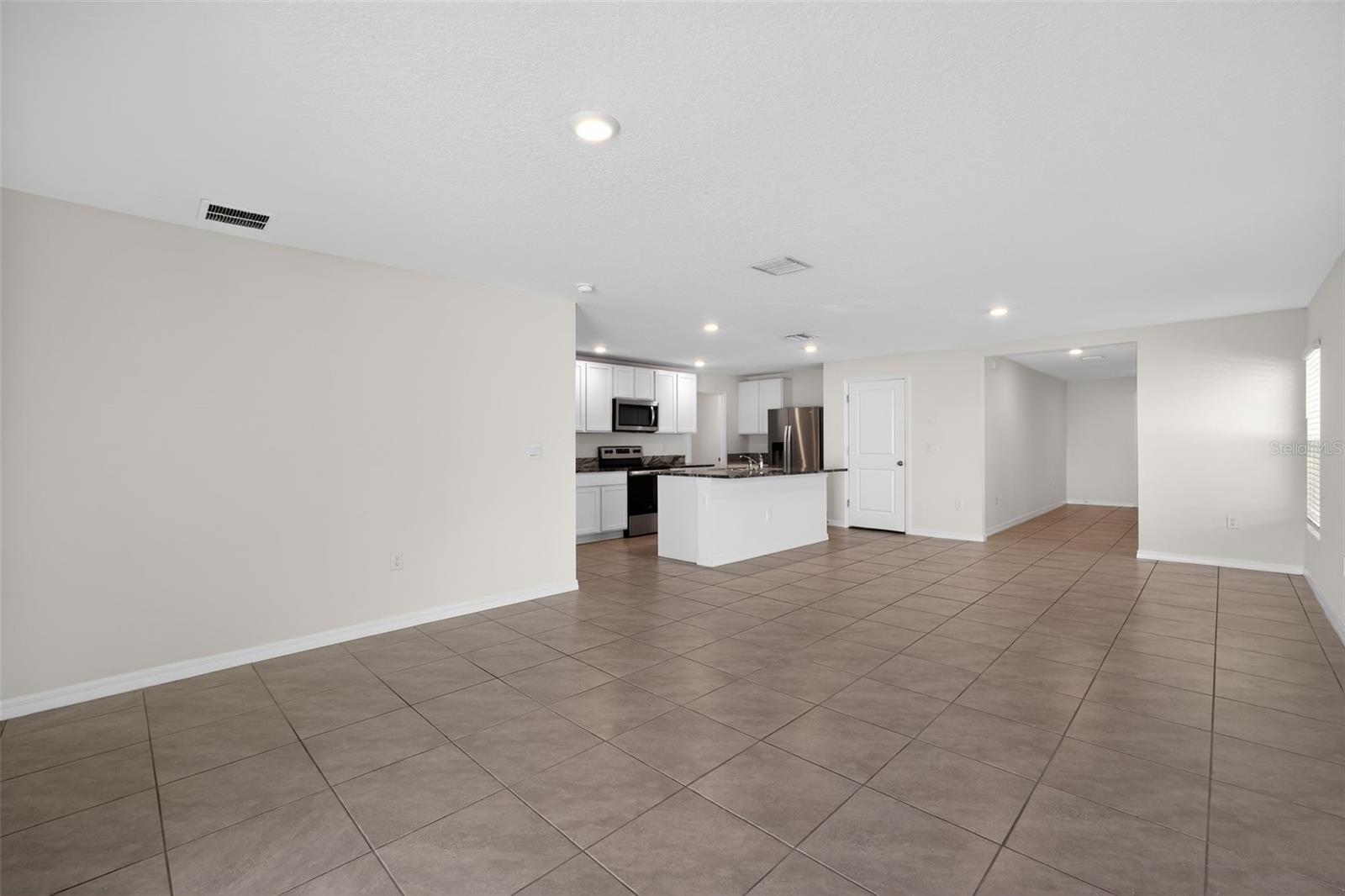 Image 8 of 23 For 451 Sunlit Coral Street