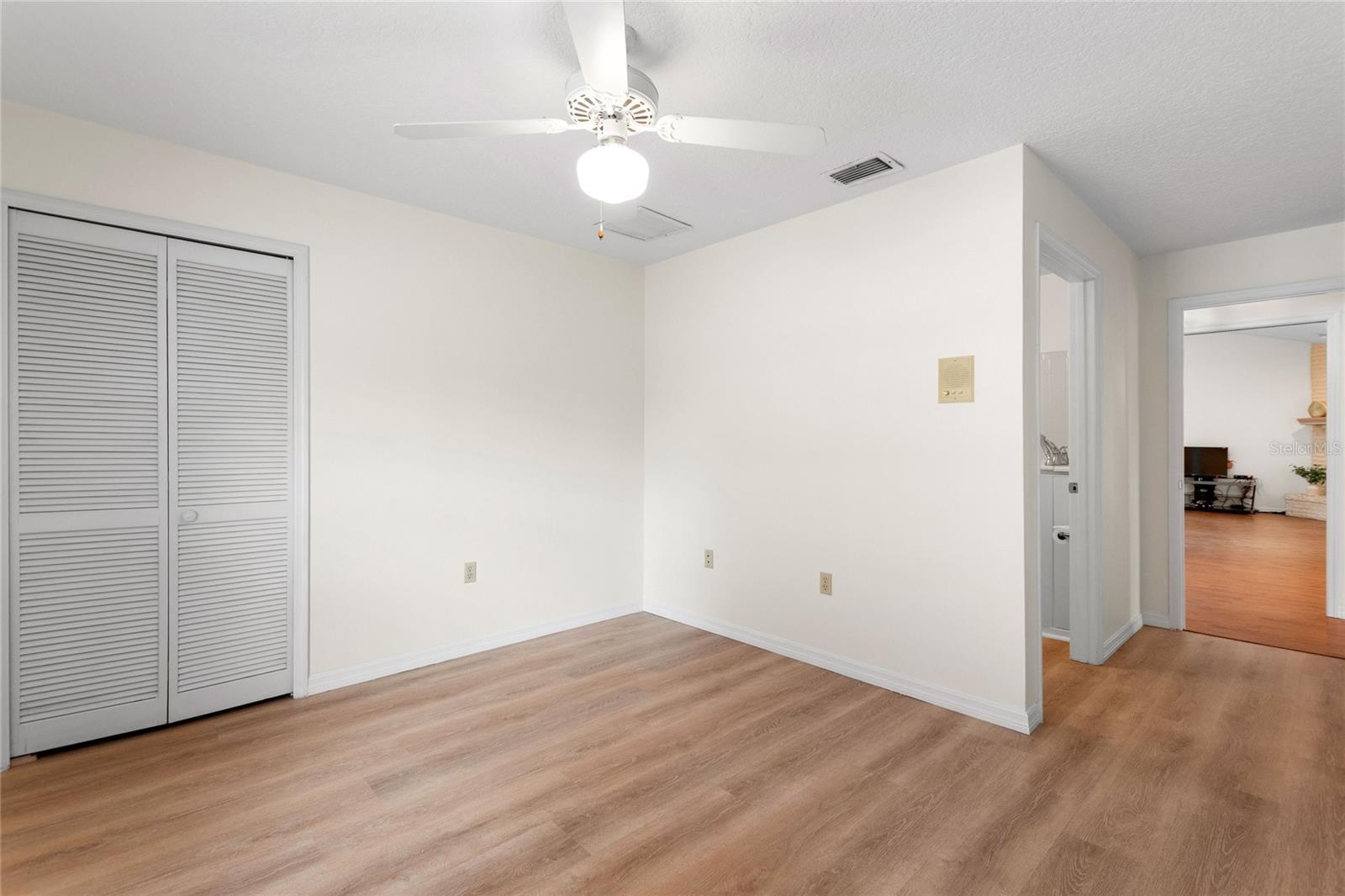 Image 30 of 46 For 7409 Megan Elissa Lane