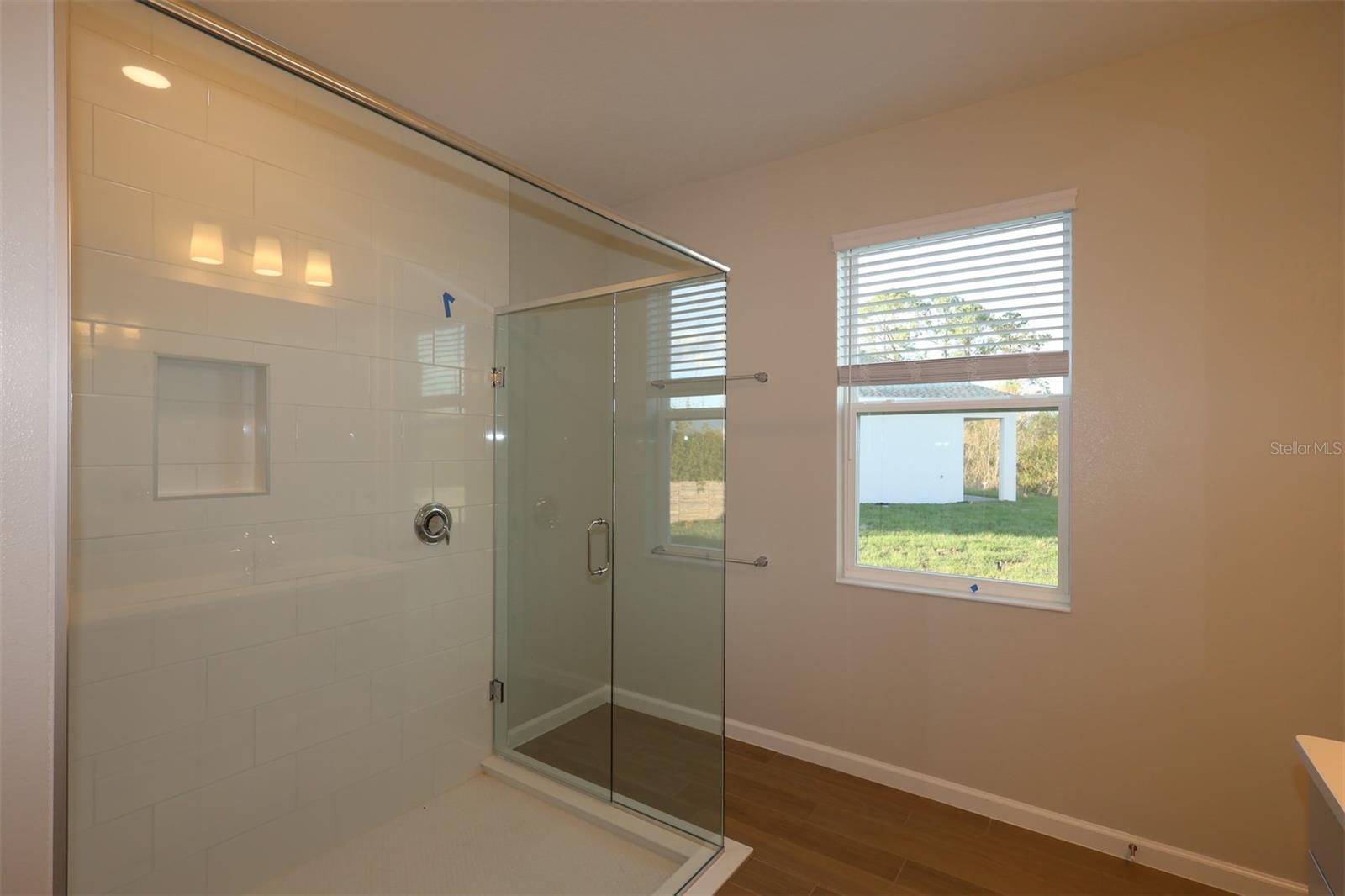 Image 6 of 18 For 5433 Park Guell Street