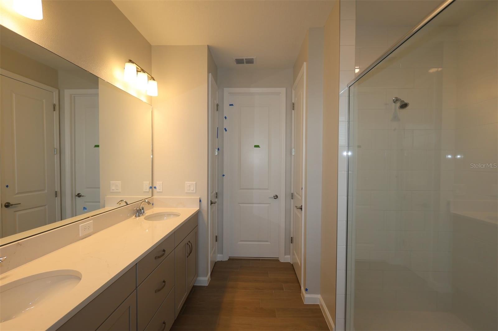 Image 8 of 18 For 5433 Park Guell Street