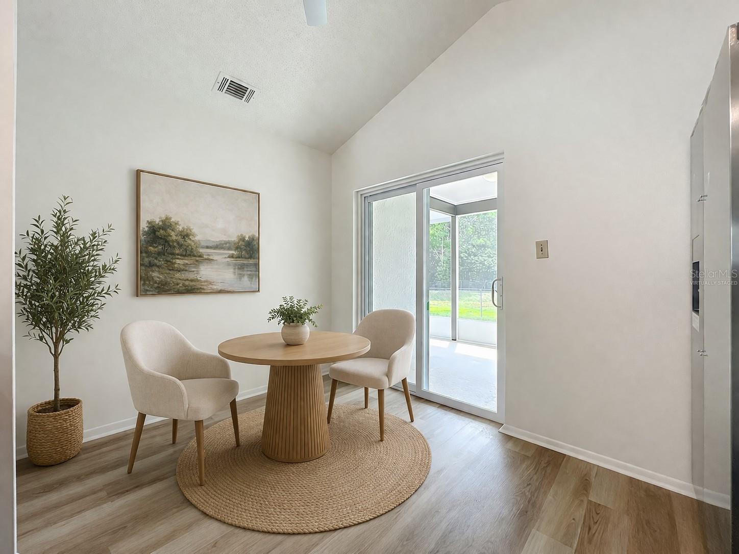 Listing photo id 10 for 10436 Riva Ridge Trail