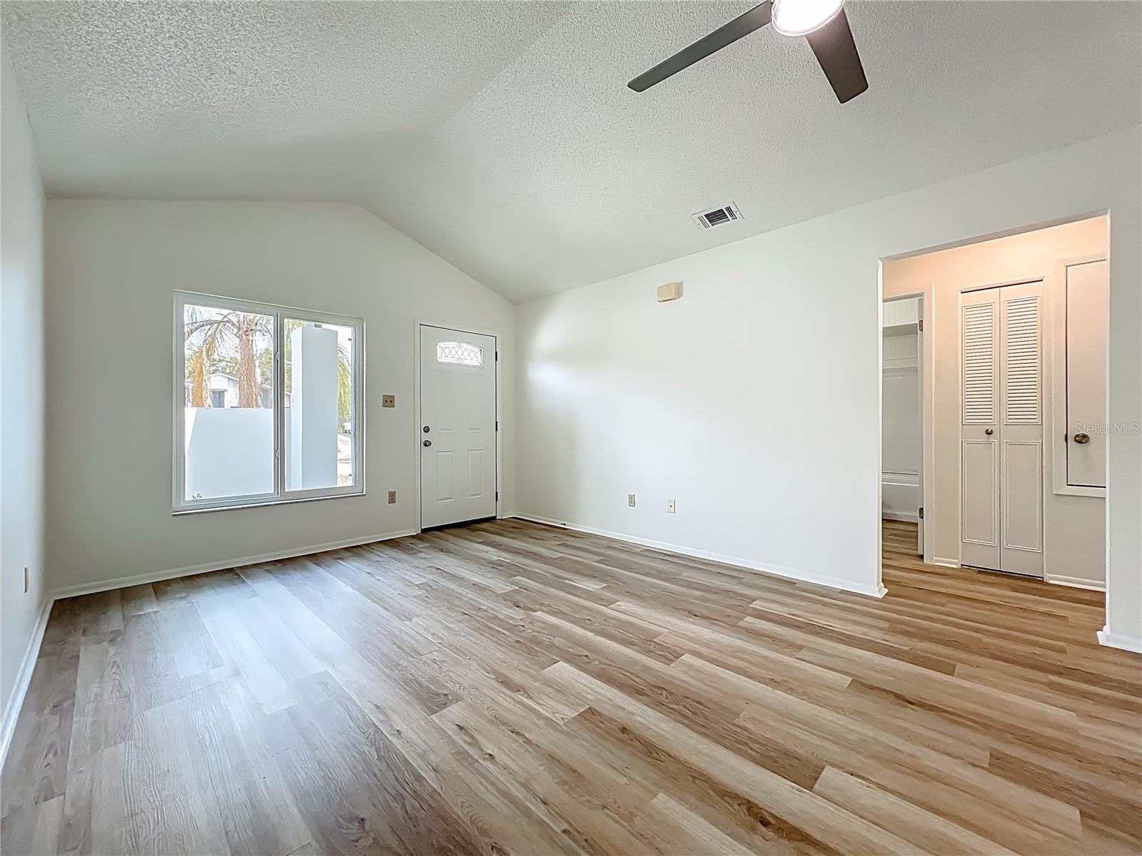 Listing photo id 3 for 10436 Riva Ridge Trail