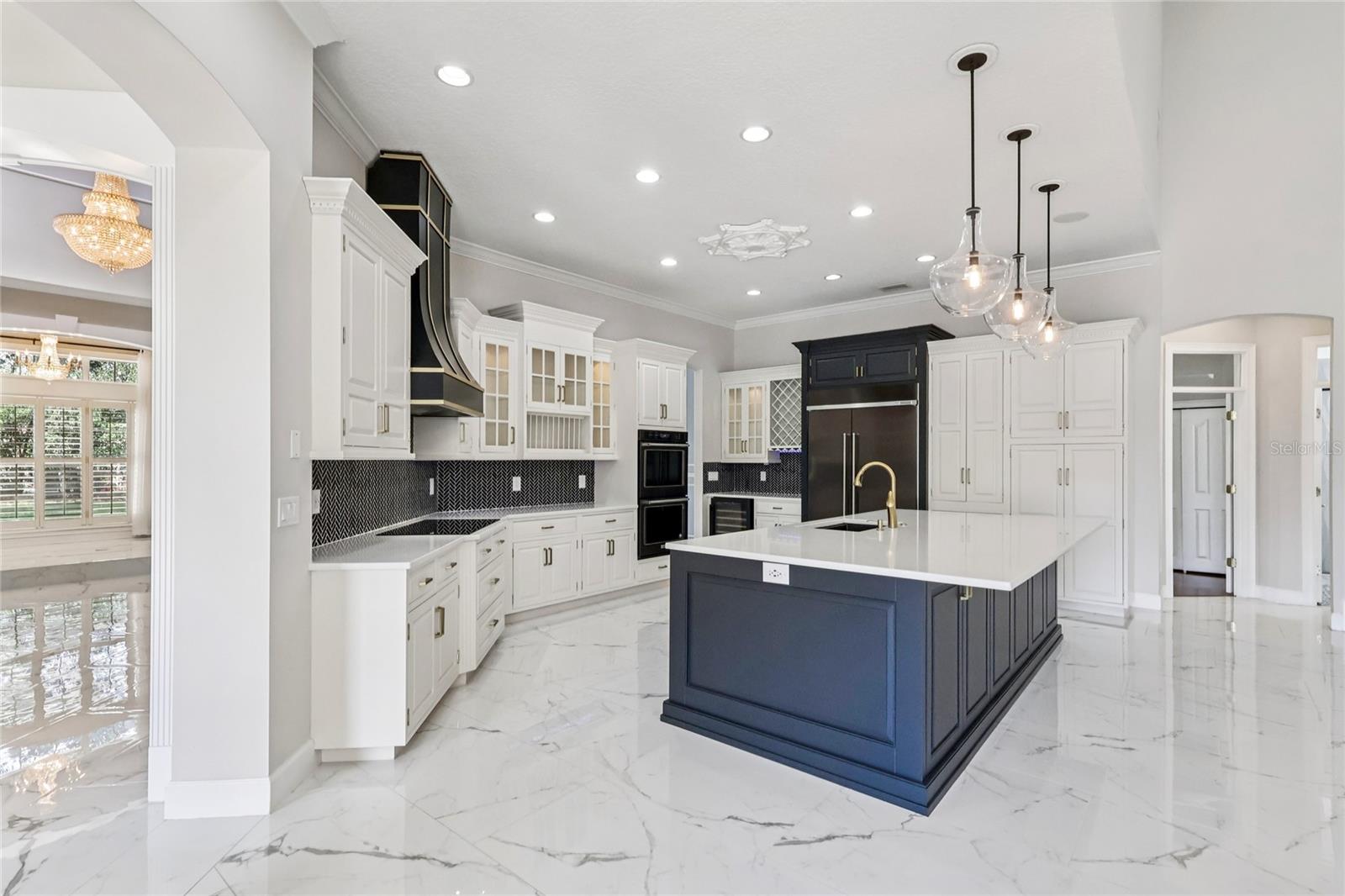 Image 12 of 80 For 2068 Roberts Point Drive