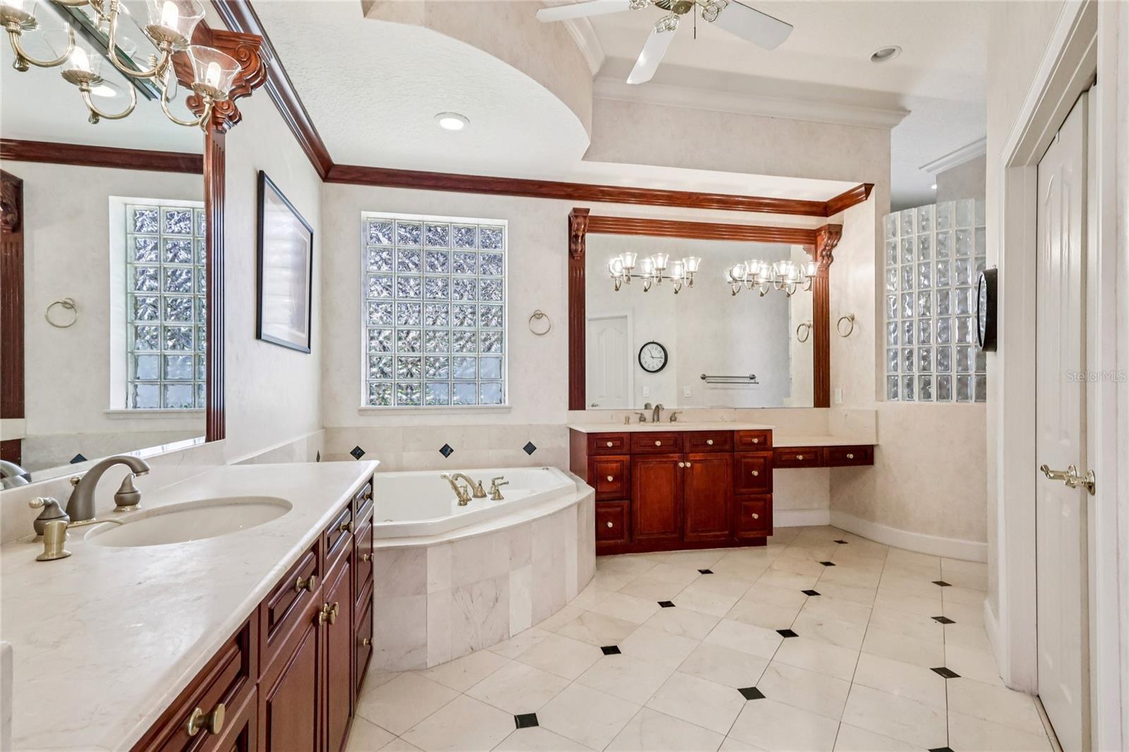 Image 19 of 80 For 2068 Roberts Point Drive