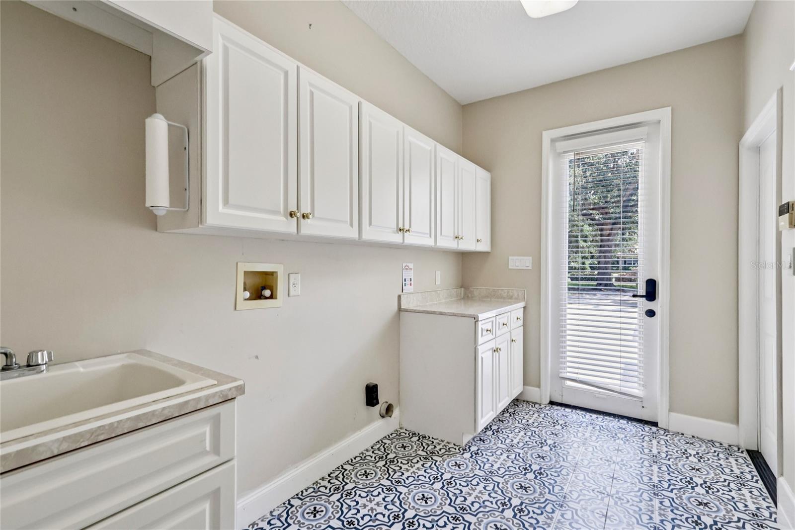 Image 59 of 80 For 2068 Roberts Point Drive