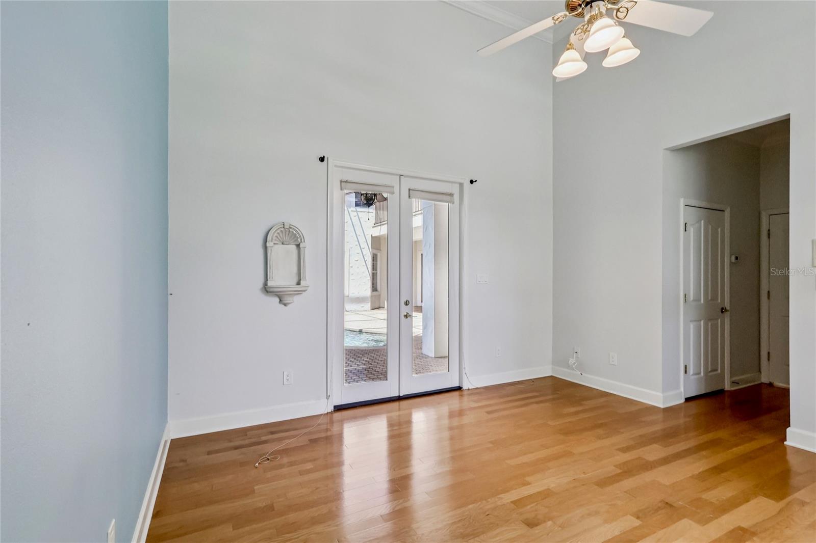 Image 66 of 80 For 2068 Roberts Point Drive