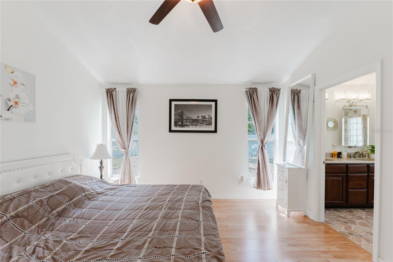 Image 24 of 58 For 8859 Fort Jefferson Boulevard