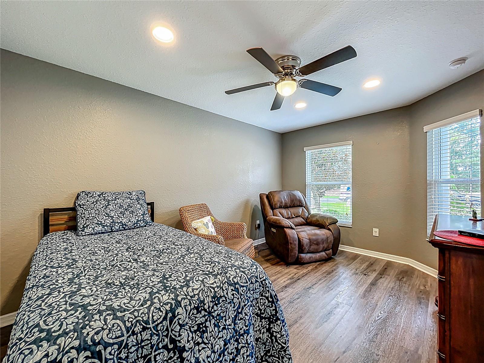 Image 21 of 43 For 27327 Roanoke Drive