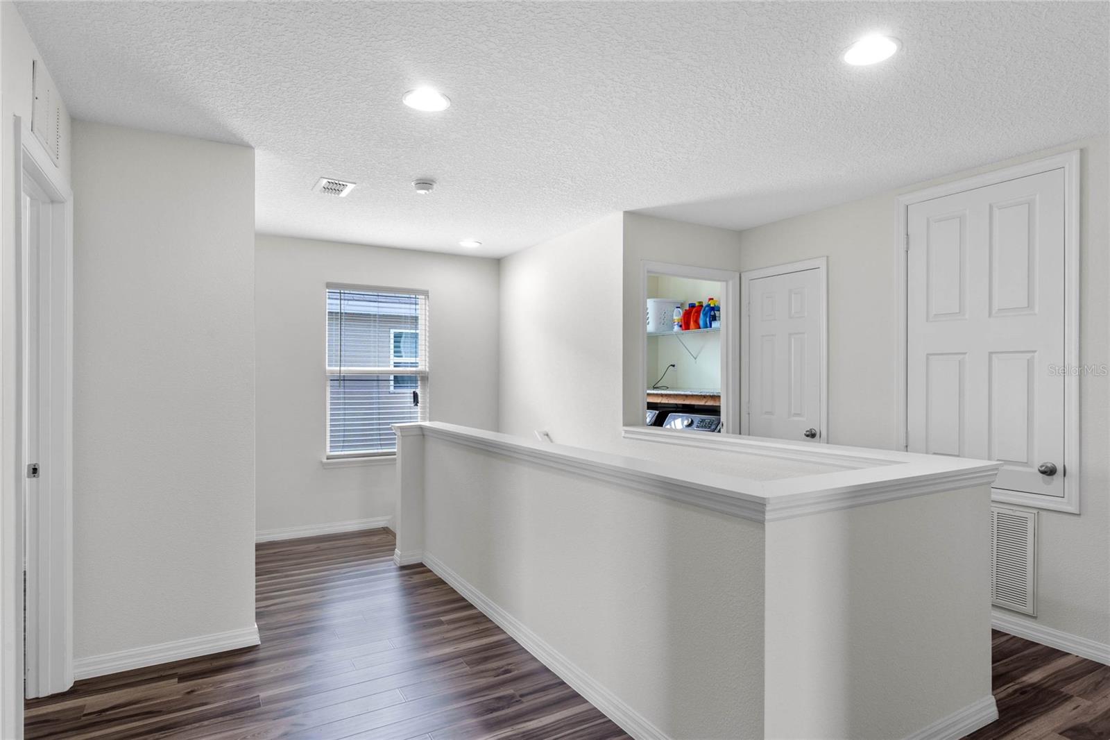 Listing photo id 9 for 3211 Turret Drive