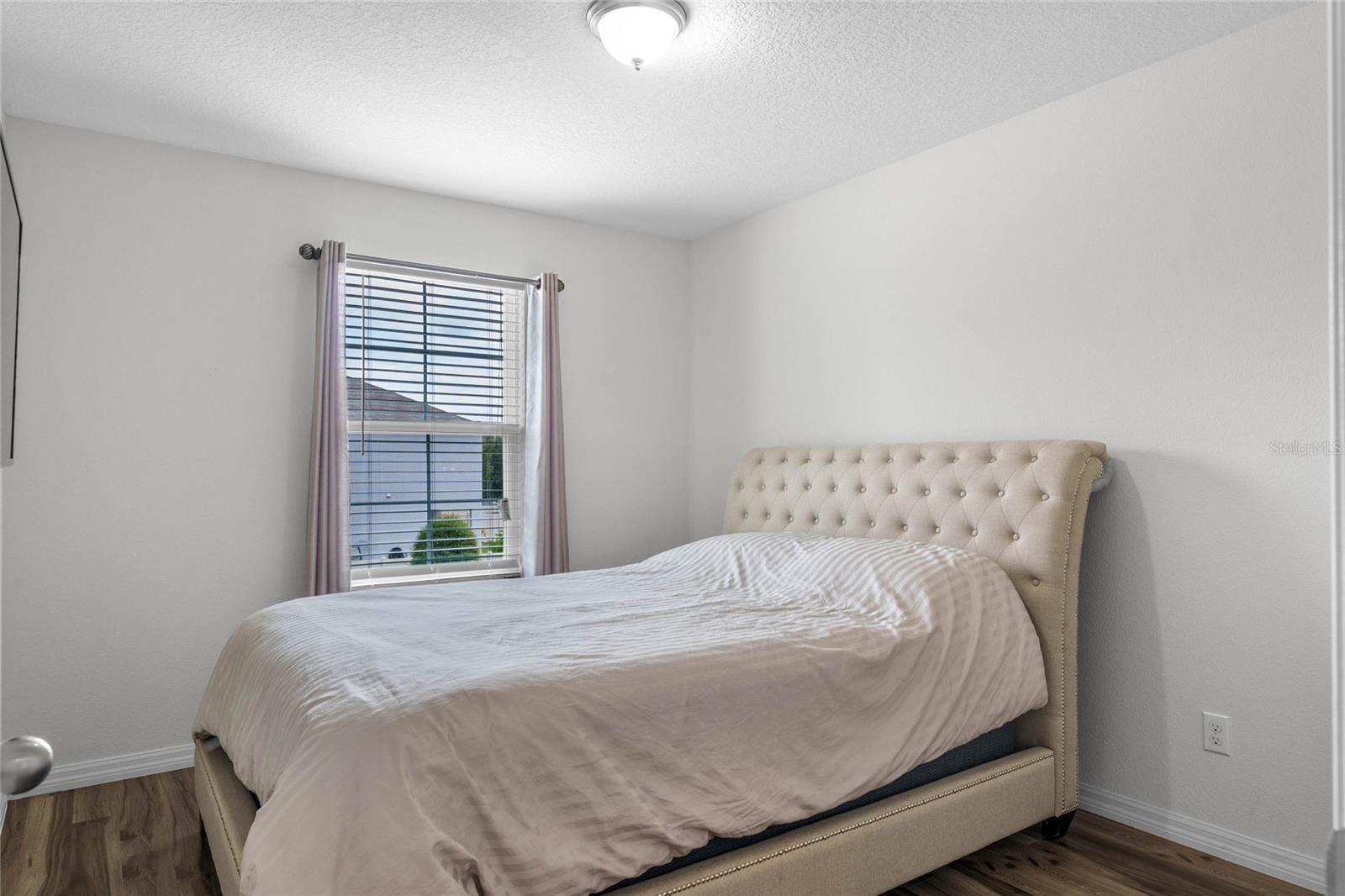 Listing photo id 11 for 3211 Turret Drive