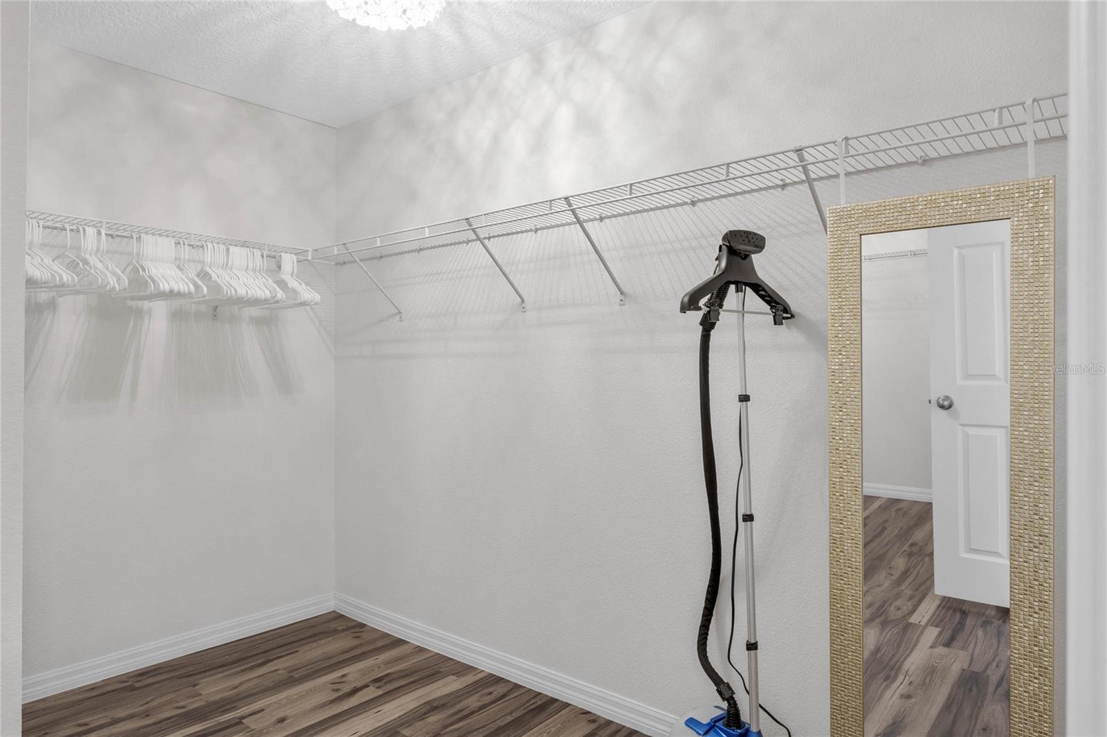 Listing photo id 18 for 3211 Turret Drive