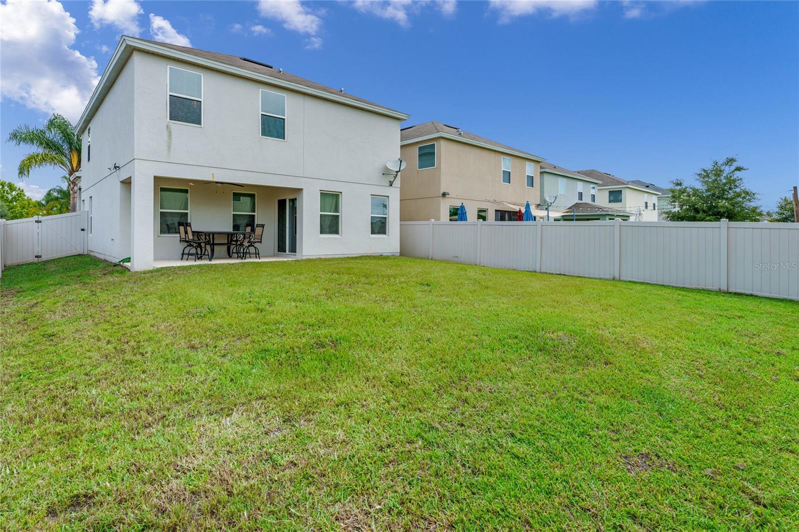 Listing photo id 20 for 3211 Turret Drive