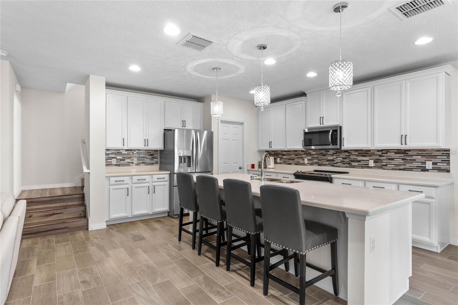 Listing photo id 5 for 3211 Turret Drive