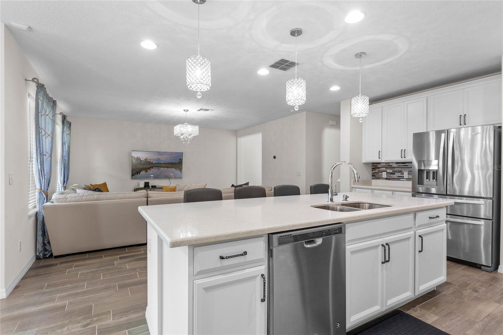 Listing photo id 6 for 3211 Turret Drive