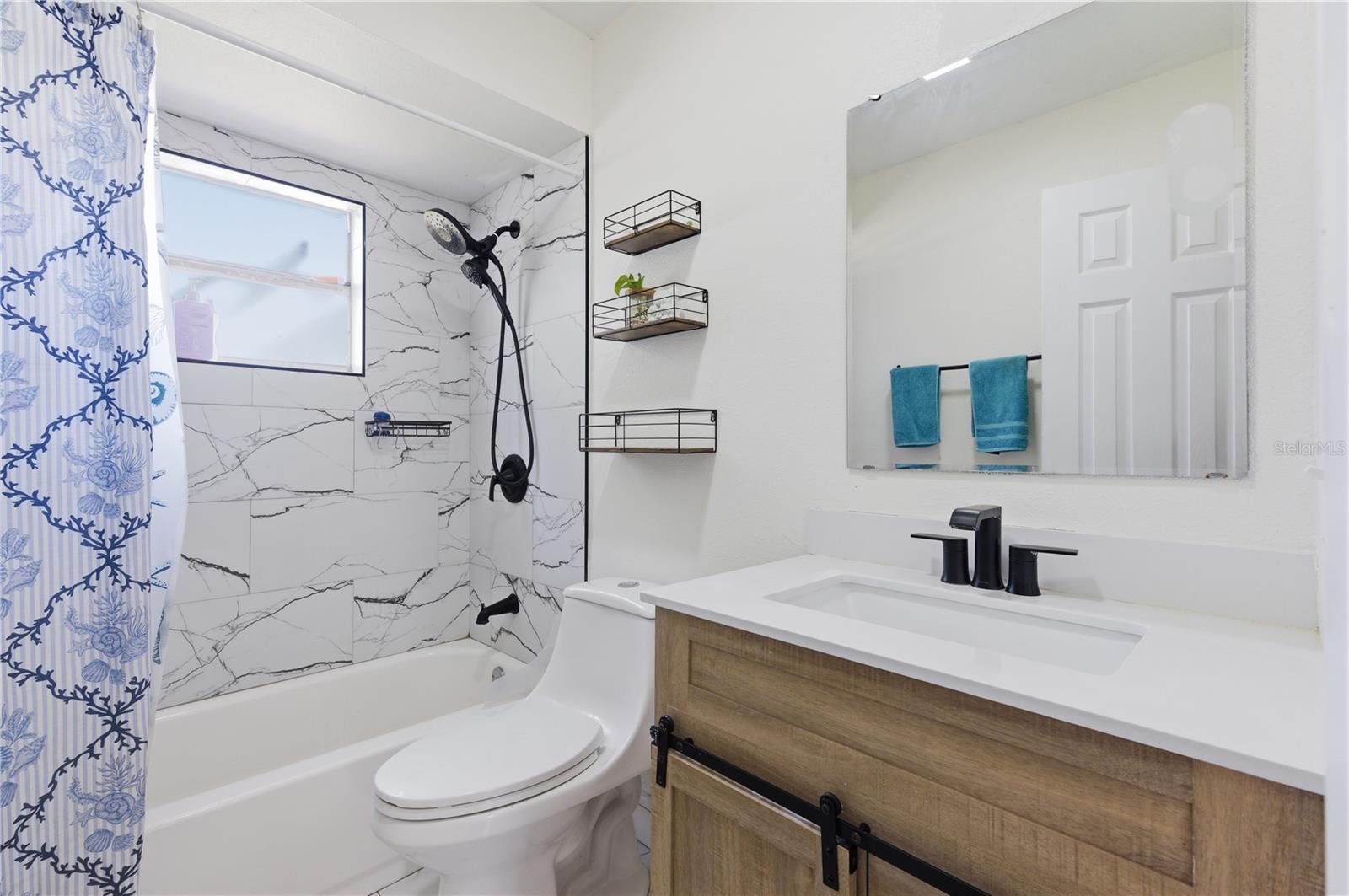 Image 17 of 26 For 214 Thompson Road