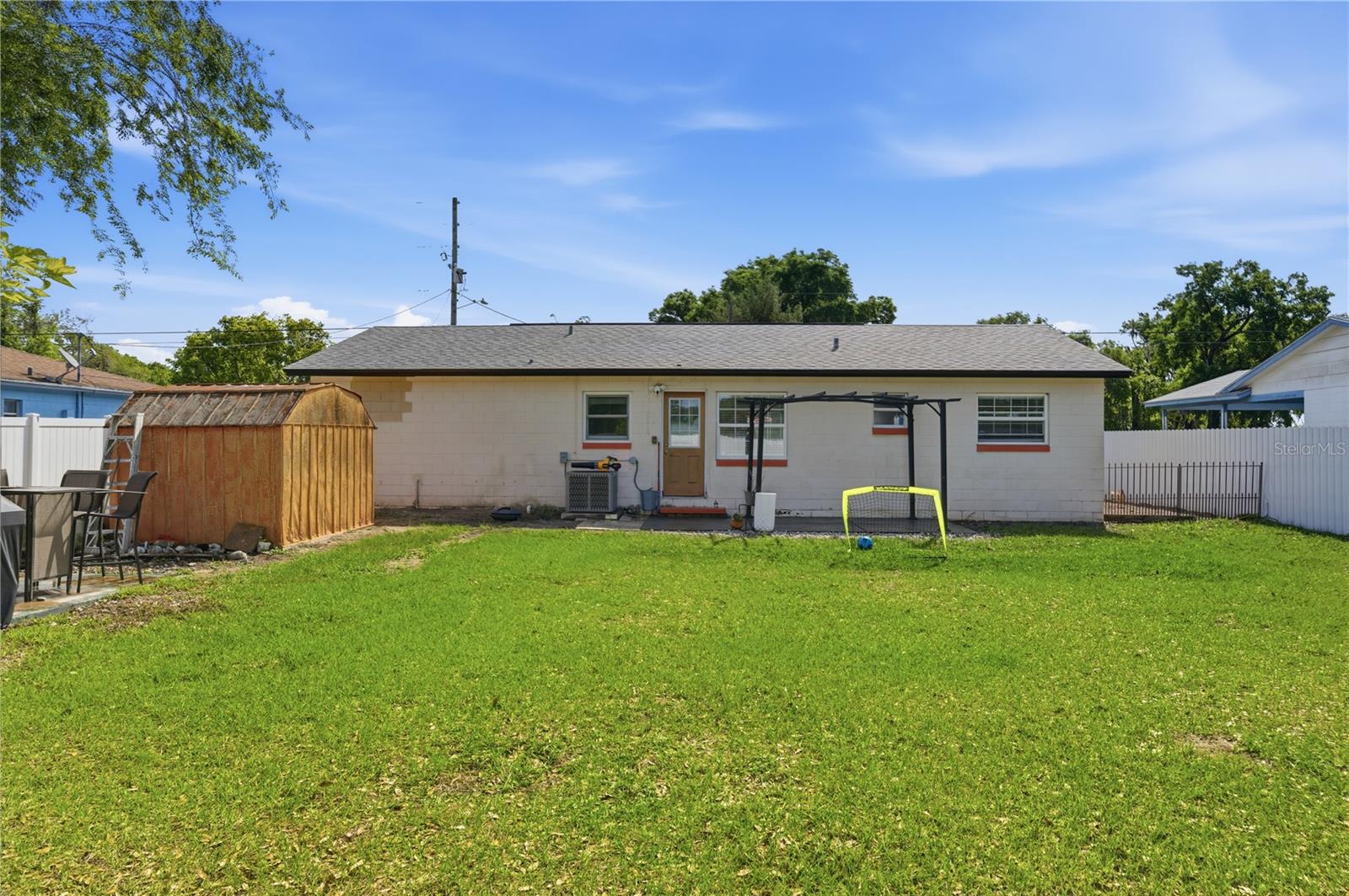 Image 22 of 26 For 214 Thompson Road